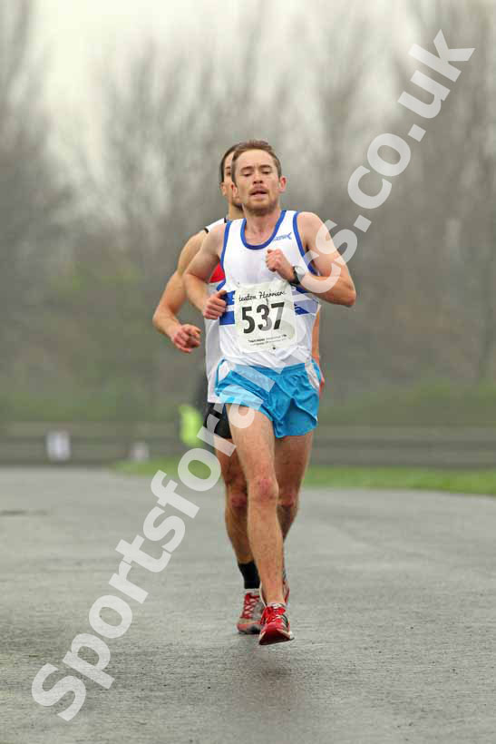 537 Senior Mens Heaton Harriers Memorial Road Race.